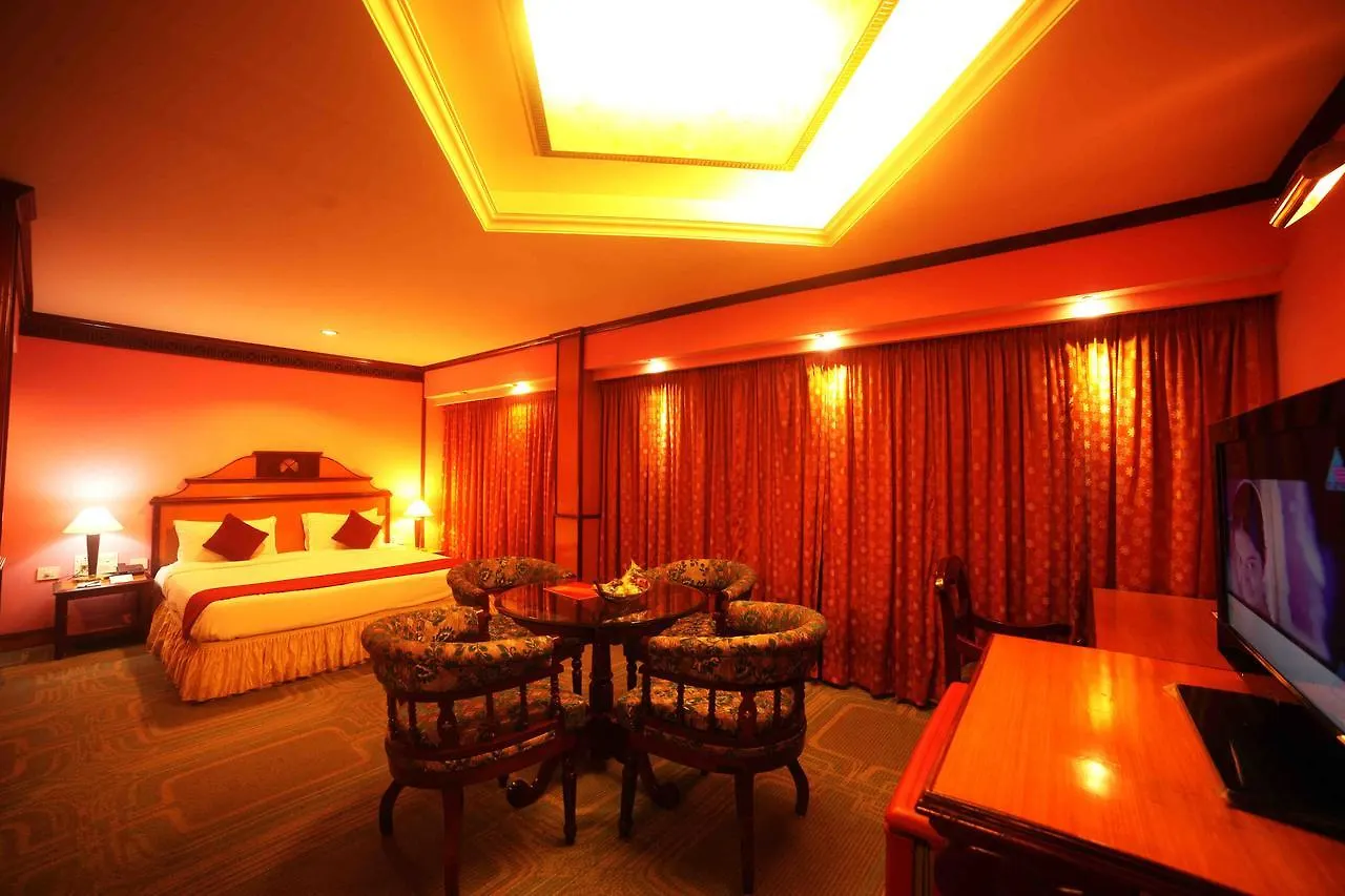מלון אינגמאלי The Surya, Cochin 4*,